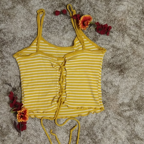 Crop top - Picture 2 of 3